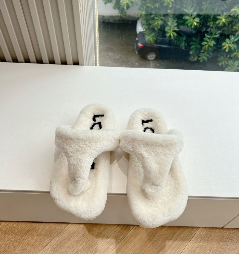 l*ew* slippers